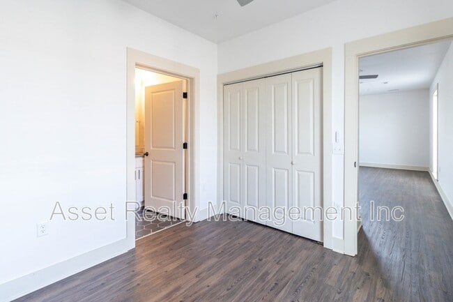 Building Photo - 1110 Franck St