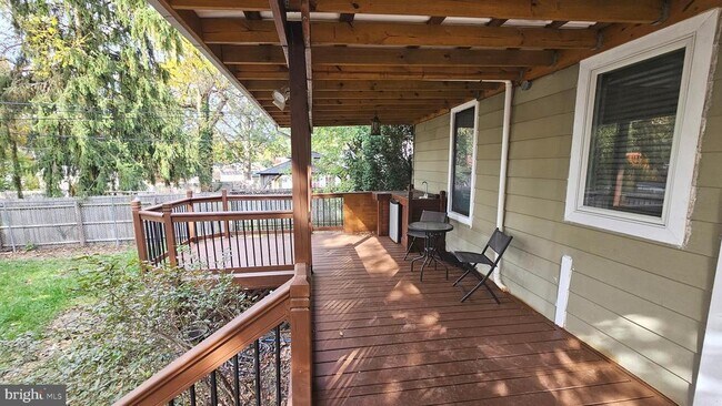 Building Photo - 205 3rd Ave SW