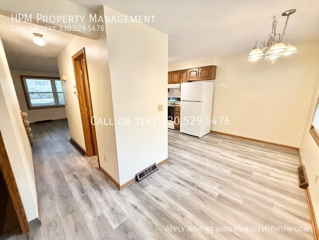 Building Photo - 2379 Ashdale St NW