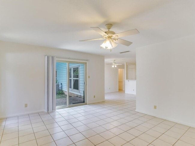 Building Photo - 8121 Ceberry Dr