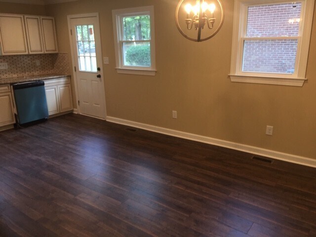 Building Photo - 2817 Beechwood Dr