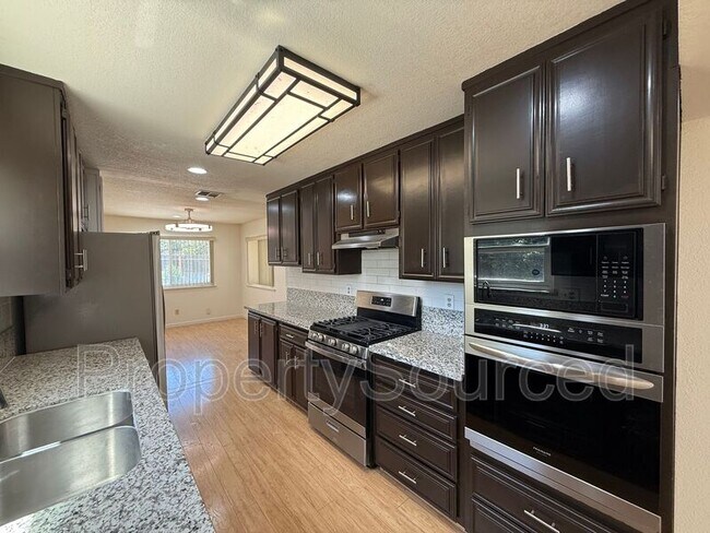 Building Photo - 1444 Snead Ct