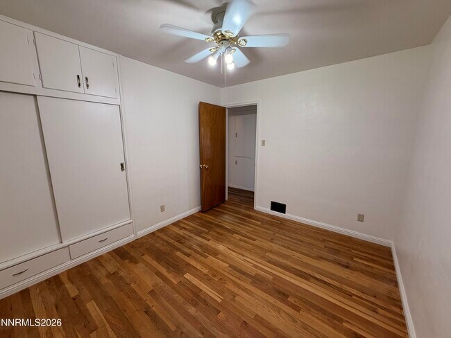 Building Photo - 751 Balzar Cir