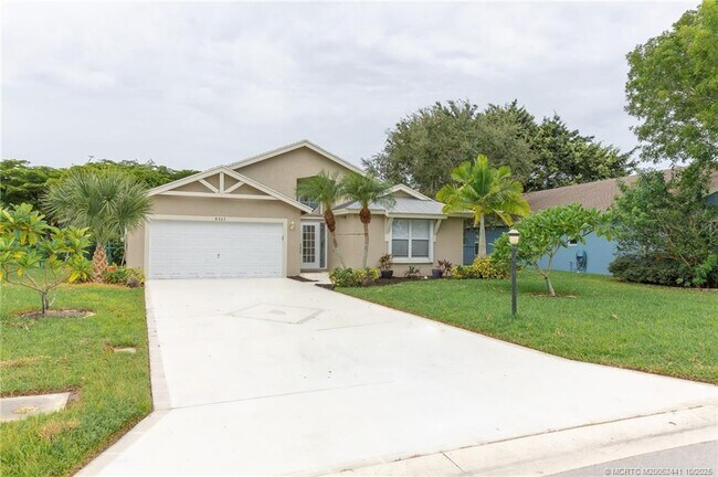 Primary Photo - 8965 SW Chevy Cir
