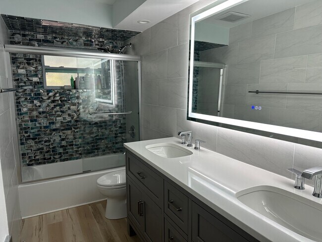 Building Photo - 498 Brightwaters Dr
