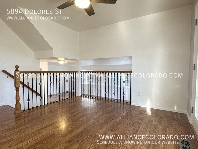 Building Photo - 5894 Dolores St