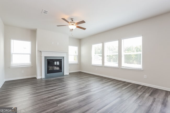 Building Photo - 5808 Hackberry Ln