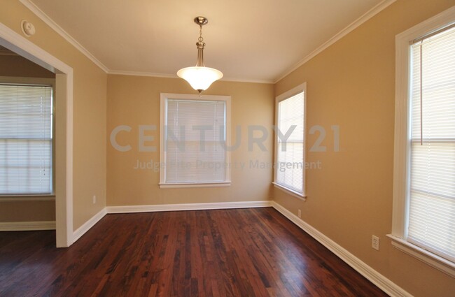 Building Photo - Well Maintained 3/2/2 Near TCU For Rent!