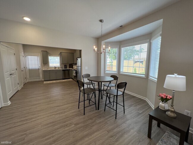 Building Photo - 2 br, 2.5 bath House - 3704 S Mebane St