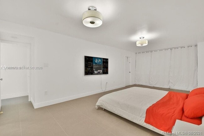 Building Photo - 18041 Biscayne Blvd