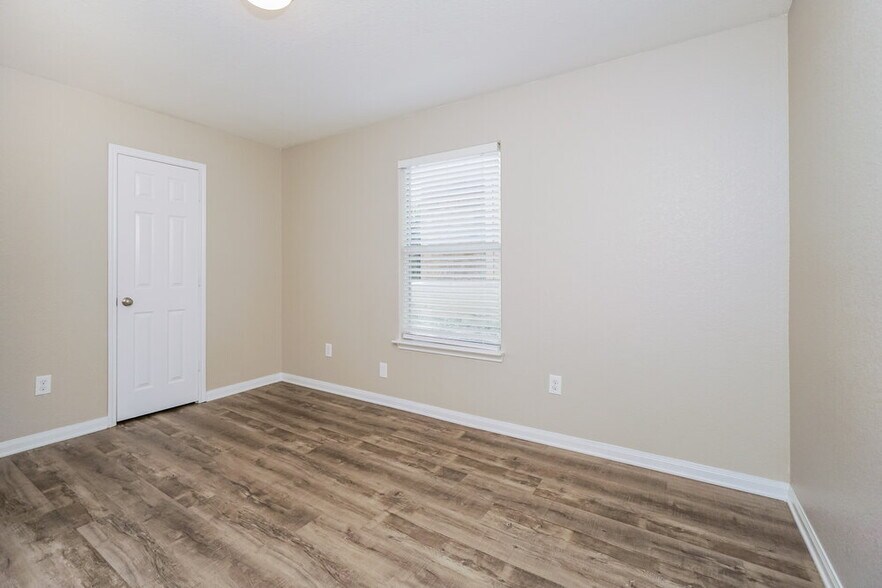 Building Photo - 5443 Chase Canyon