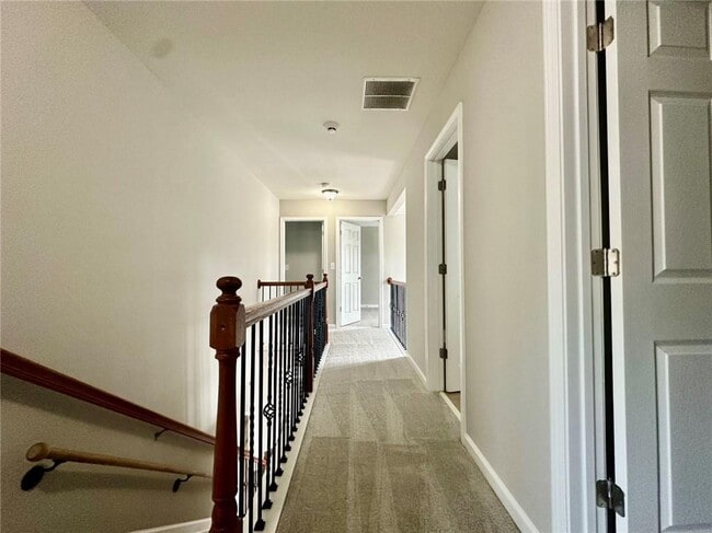 Building Photo - 697 Oracle Dr NE