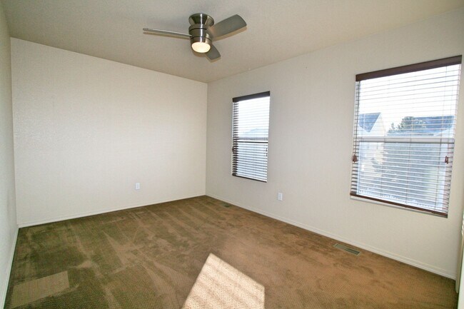 Building Photo - Stunning 4 Bedroom Home in Indigo Ranch!