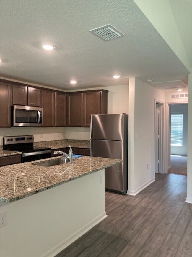 Building Photo - 35 Port Royal Dr