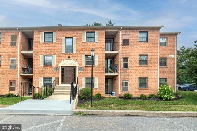 Building Photo - 3324 Valley Dr