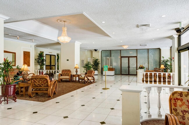 Royal Kuhio lobby area - 2240 Kuhio Ave