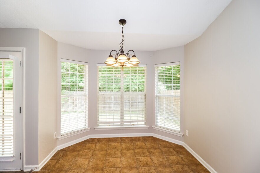 Building Photo - 10362 Cottage Oaks Dr