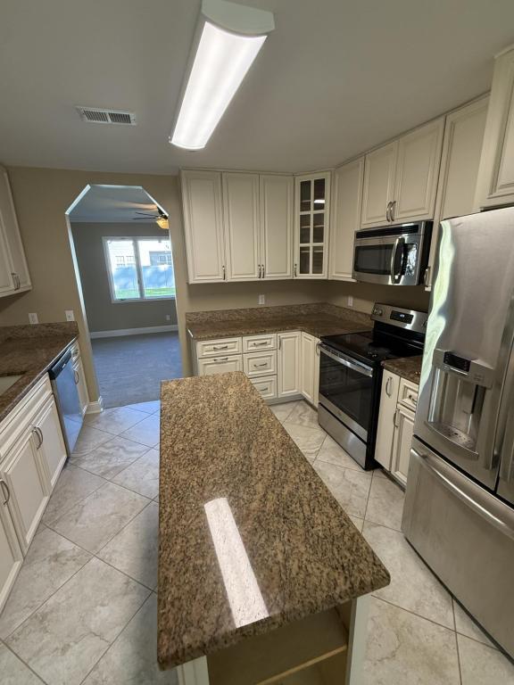 Building Photo - 524 Plantation Dr