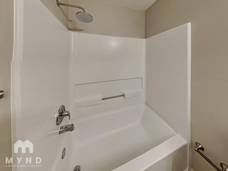 Building Photo - 5492 Sierra Tr