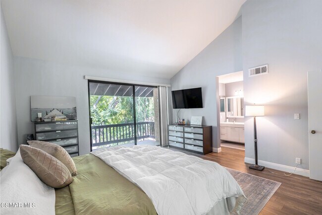 Building Photo - 21901 Burbank Blvd