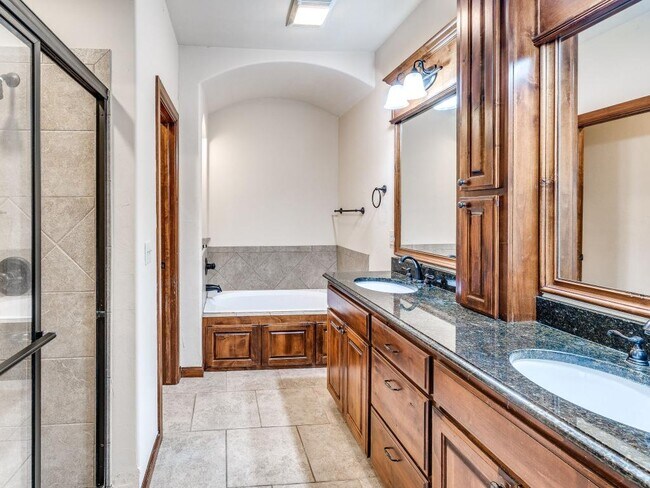 Building Photo - 2121 Mill Creek Way