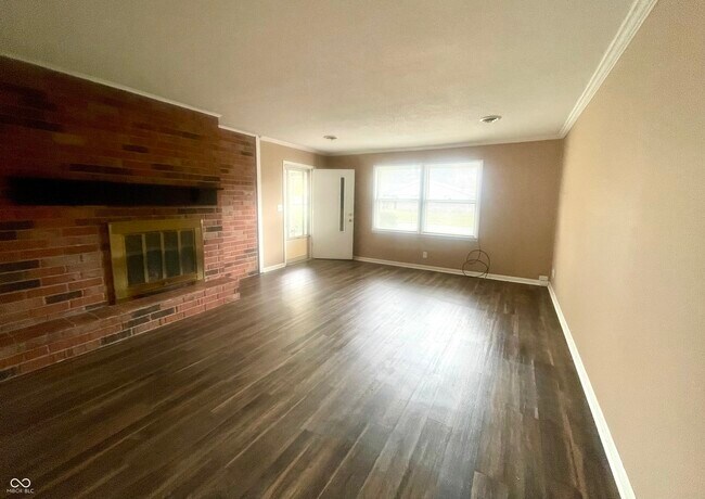 Building Photo - 3110 W Cypress Dr