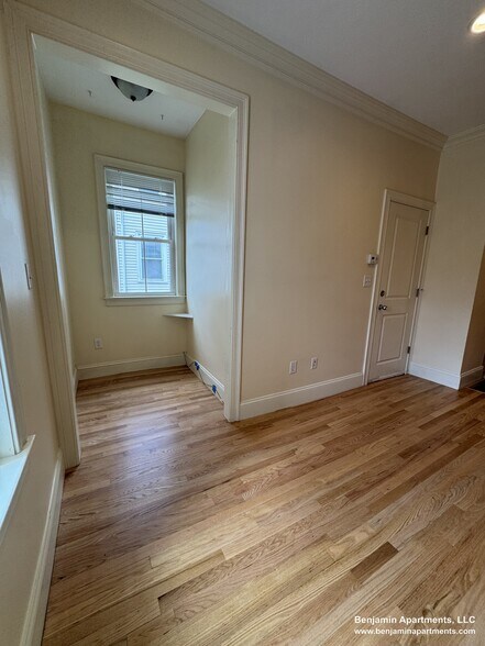 Building Photo - 25 Lothrop St