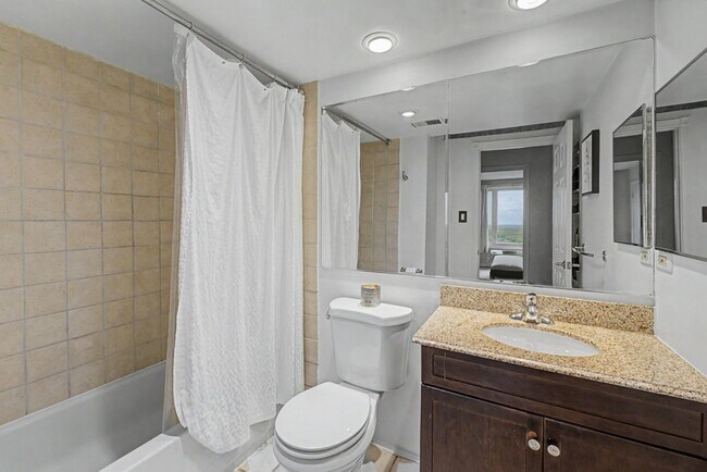 Building Photo - 1 Renaissance Pl