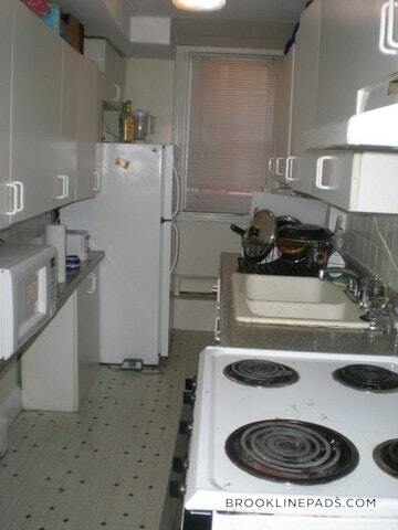 Building Photo - 208 Winthrop Rd