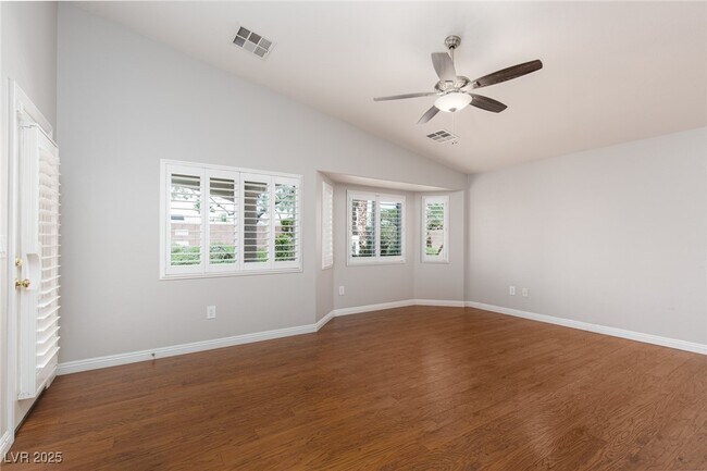 Building Photo - 6233 Double Oak St