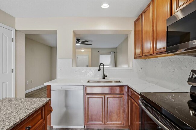 Building Photo - 8113 Silent Creek Dr