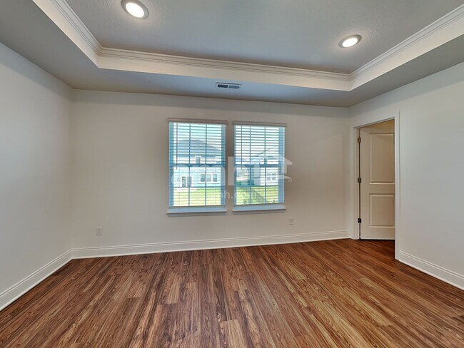 Building Photo - 8300 Northpoint Dr