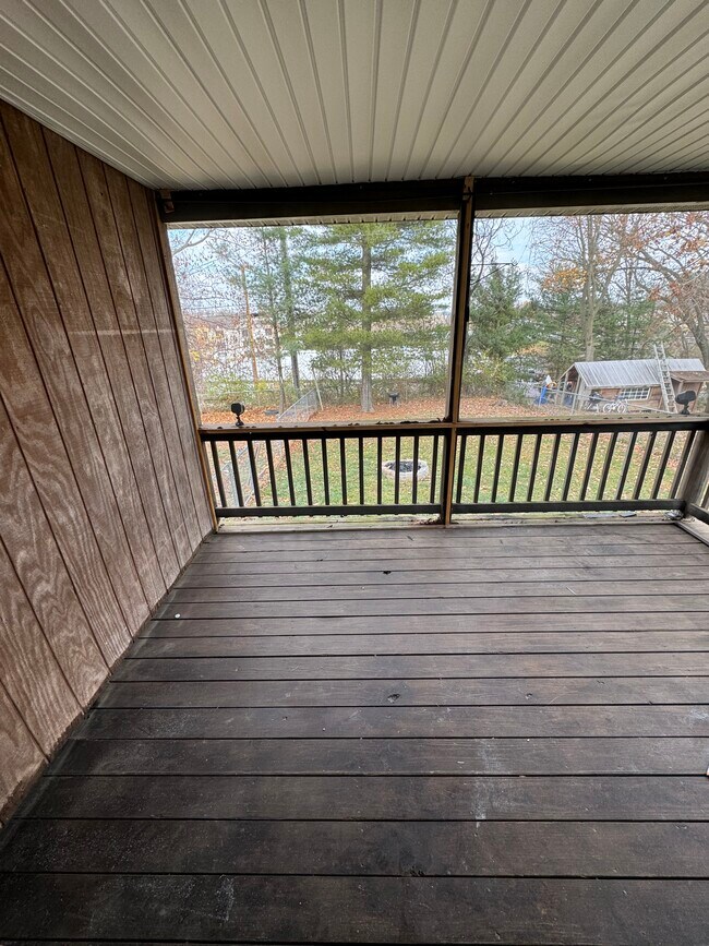 Large deck - 1048 Dual Pl