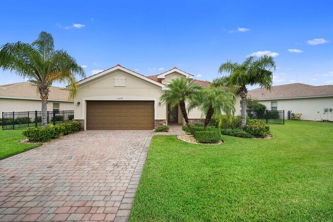 Primary Photo - Beautiful Home in Alva 3 bedrooms 2 baths ...