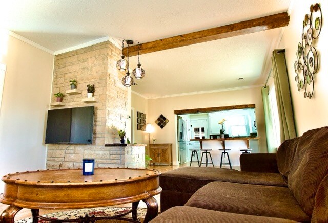 Building Photo - 707 Saint Marys St