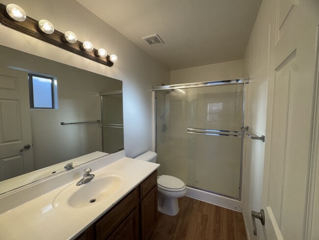 Building Photo - 2728 Southern Ave