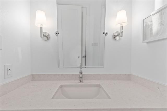 Building Photo - 9847 Mixon Dr