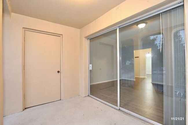 Building Photo - Spacious 1/1 Condo Located in the Royal Arms Condominium - Altamonte Springs