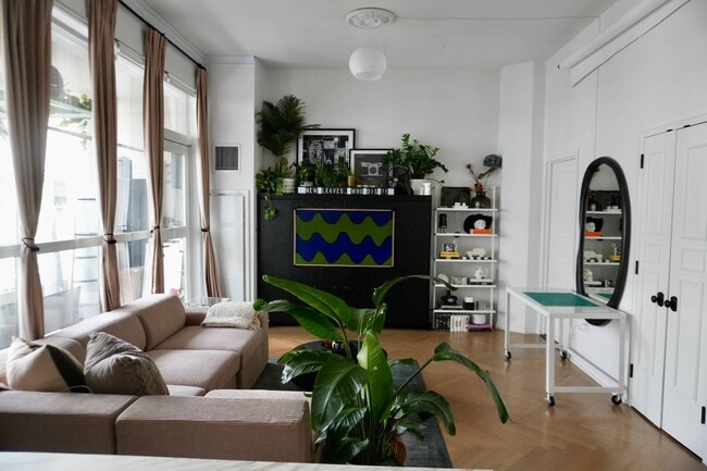 Building Photo - 184 Kent Ave