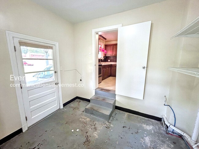 Building Photo - 2101 Glenthorne Rd