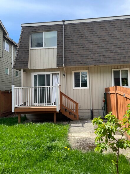 Building Photo - 227 Dorn Ave