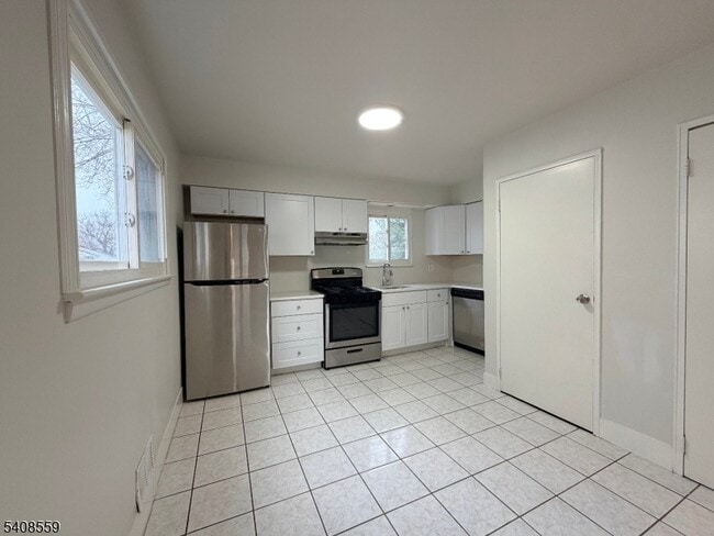 Building Photo - 260 Everett Rd