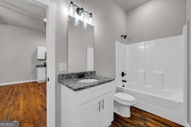 Building Photo - 86 S Forest Ave