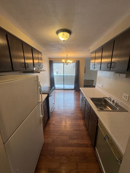 Building Photo - 126 Watertree Dr