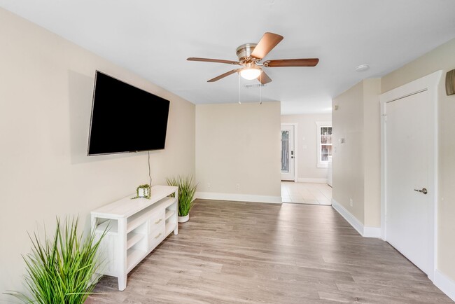 Building Photo - 2-Bedroom Birch Landing Condo with Fenced ...