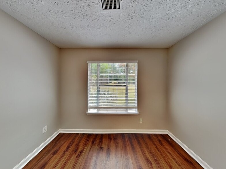 Building Photo - 3828 Windmill Cir