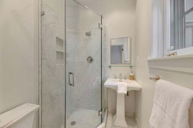 Building Photo - 2115 S Street NW #2B