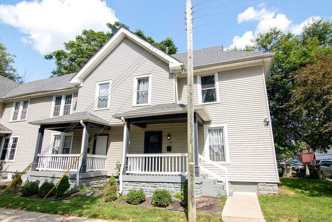 Primary Photo - Classic Remodeled Townhome in Windsor Park