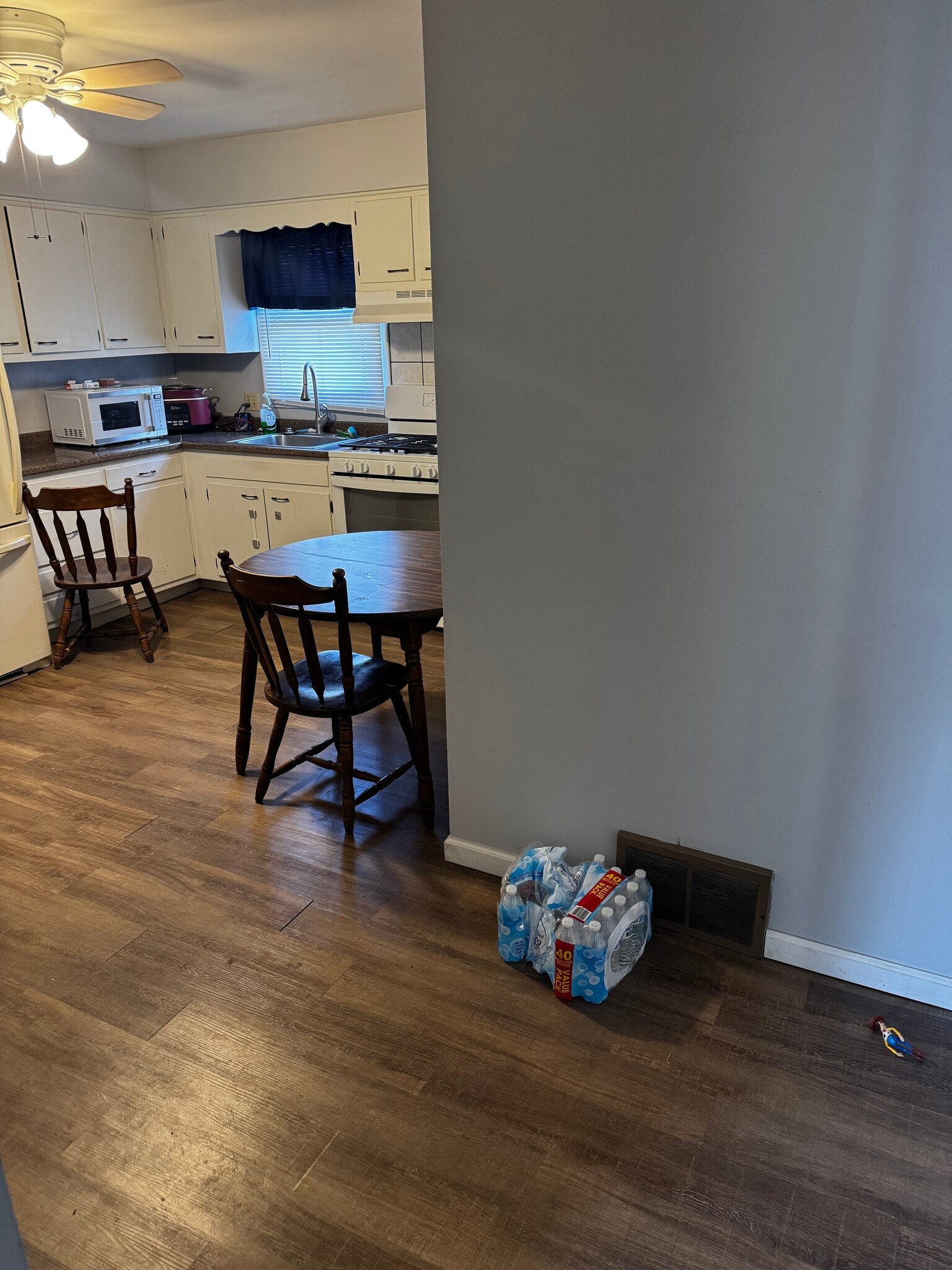 Building Photo - 1871 Middle Bellville Rd