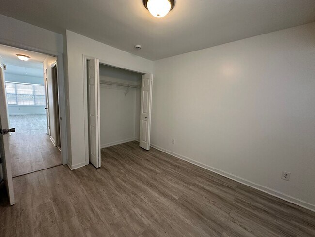 Building Photo - 61 Riverchase Dr
